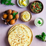 Mezzés libanais - Tabboulé Houmos Falafels Pains pita