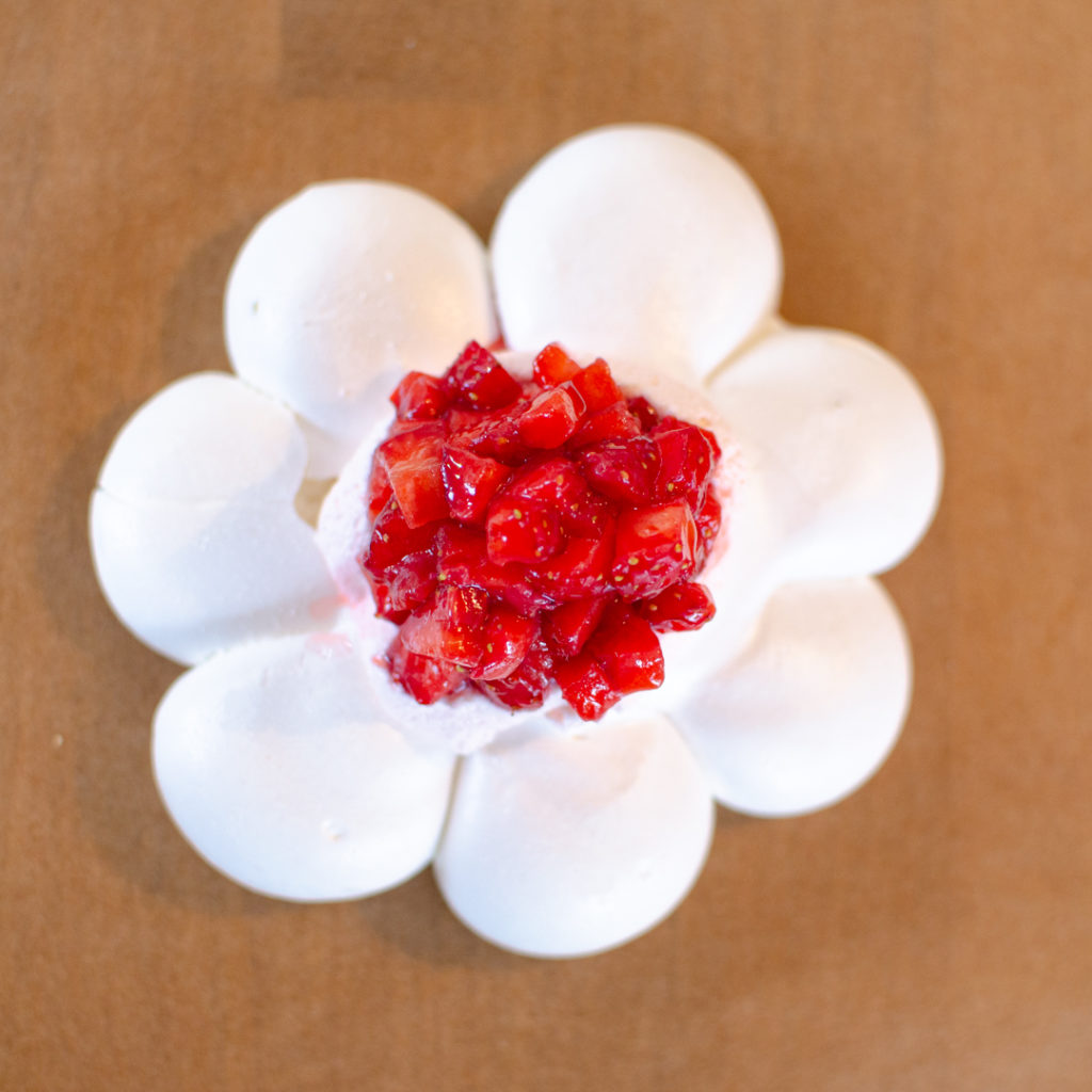 Pavlova à la fraise - insert fraises