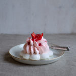 Pavlova à la fraise -praline rose et grenade